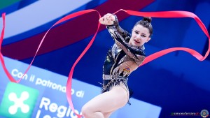 arm 53006 guyumjian lily sfe00289 simone ferraro ph